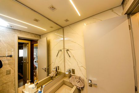 Apartamento à venda com 64m², 2 quartos e 1 vaga Apartamento à venda com 64m², 2 quartos e 1 vagaBanheiro