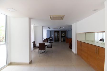 Apartamento à venda com 76m², 2 quartos e 1 vagaÁrea comum