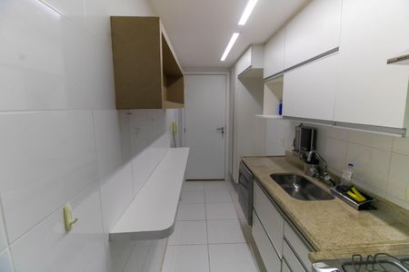 Apartamento à venda com 76m², 2 quartos e 1 vagaCozinha 