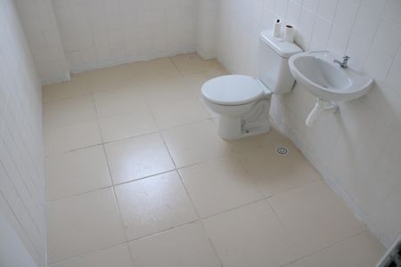 Apartamento para alugar com 110m², 2 quartos e sem vagaBanheiro