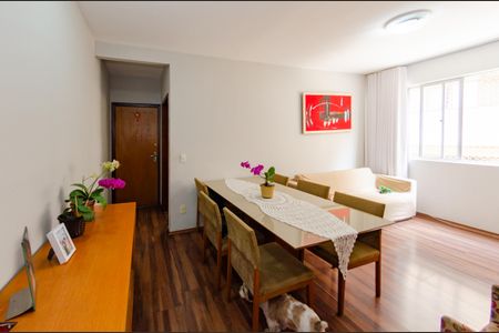 Apartamento para alugar com 100m², 3 quartos e 1 vaga Apartamento para alugar com 100m², 3 quartos e 1 vagaSala