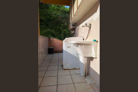 Casa à venda com 295m², 5 quartos e 5 vagas Casa à venda com 295m², 5 quartos e 5 vagasÁrea de Serviço