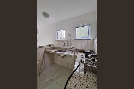 Casa à venda com 295m², 5 quartos e 5 vagas Casa à venda com 295m², 5 quartos e 5 vagasEdícula Cozinha