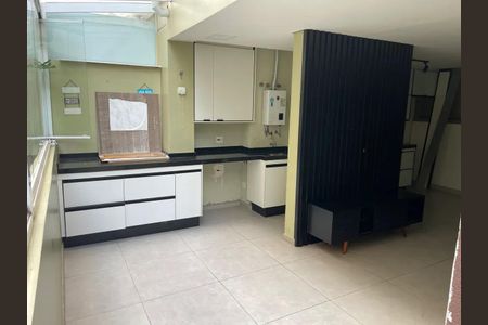 Cozinha de apartamento para alugar com 2 quartos, 70m² em Piqueri, São Paulo