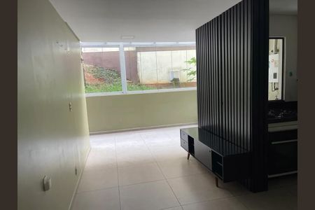 Sala de apartamento para alugar com 2 quartos, 70m² em Piqueri, São Paulo