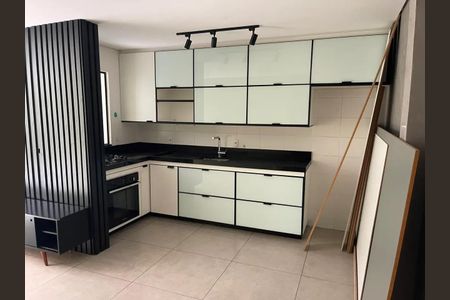 Cozinha de apartamento para alugar com 2 quartos, 70m² em Piqueri, São Paulo