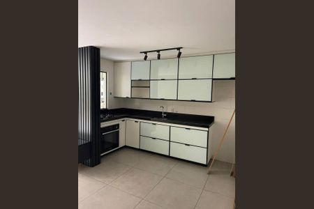 Cozinha de apartamento para alugar com 2 quartos, 70m² em Piqueri, São Paulo