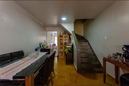Casa à venda com 122m², 2 quartos e 2 vagas Casa à venda com 122m², 2 quartos e 2 vagasSala