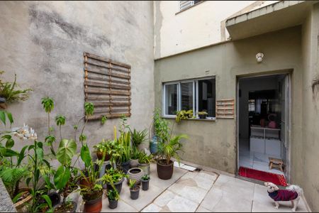 Casa à venda com 122m², 2 quartos e 2 vagas Casa à venda com 122m², 2 quartos e 2 vagasQuintal