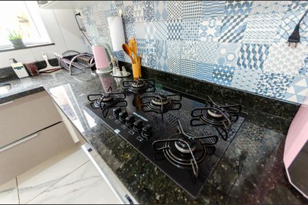 Casa à venda com 122m², 2 quartos e 2 vagas Casa à venda com 122m², 2 quartos e 2 vagasCozinha