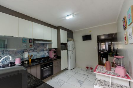 Casa à venda com 122m², 2 quartos e 2 vagas Casa à venda com 122m², 2 quartos e 2 vagasCozinha