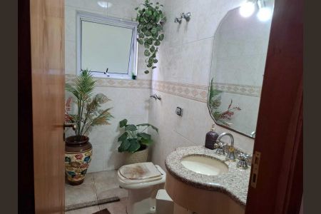 Casa à venda com 3 quartos, 216m² em Jardim Textil, São Paulo