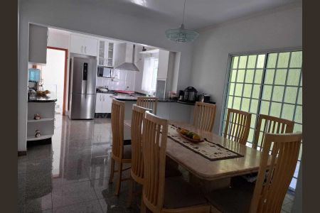 Casa à venda com 3 quartos, 216m² em Jardim Textil, São Paulo