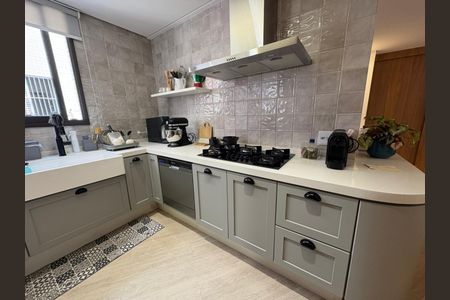 Apartamento à venda com 72m², 2 quartos e 2 vagasCozinha