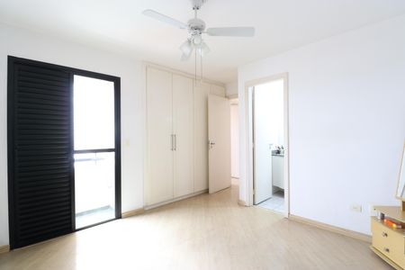 Apartamento à venda com 82m², 3 quartos e 2 vagasSuíte