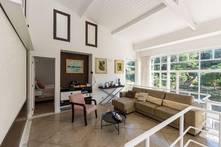 Casa à venda com 4 quartos, 300m² em Itaipu, Niterói