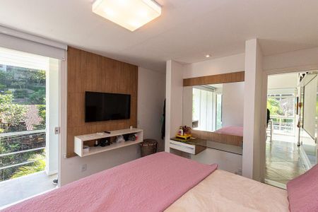 Casa à venda com 4 quartos, 300m² em Itaipu, Niterói