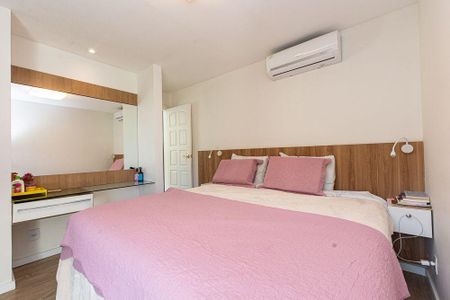 Casa à venda com 4 quartos, 300m² em Itaipu, Niterói