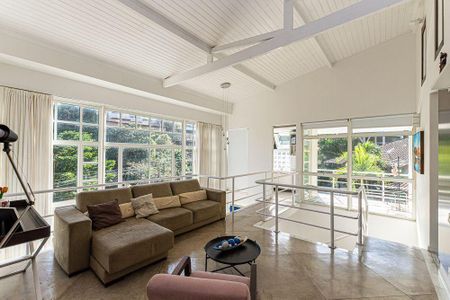 Casa à venda com 4 quartos, 300m² em Itaipu, Niterói