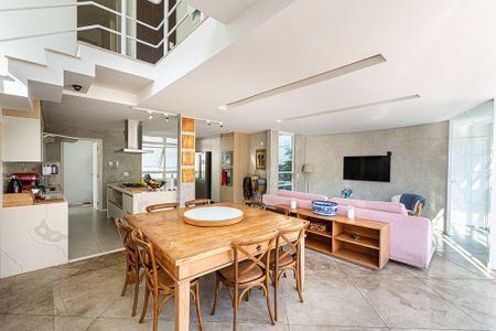 Casa à venda com 4 quartos, 300m² em Itaipu, Niterói