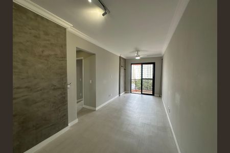 Sala de apartamento para alugar com 2 quartos, 60m² em Jardim Tupanci, Barueri