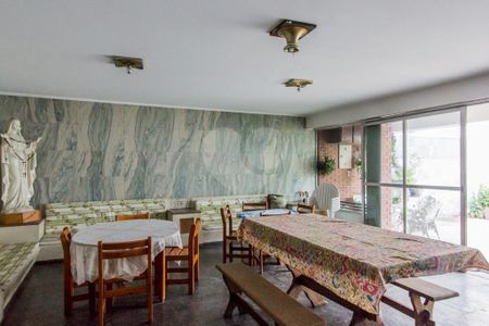 Casa à venda com 712m², 5 quartos e 4 vagas