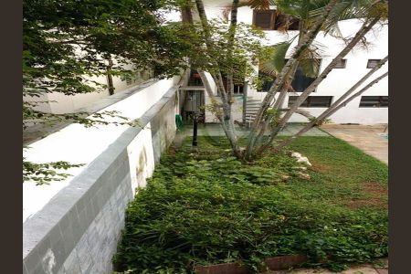 Casa à venda com 712m², 5 quartos e 4 vagas