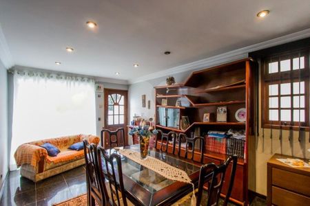 Casa à venda com 5 quartos, 712m² em Vila Cordeiro, São Paulo