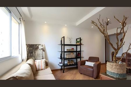 Apartamento para alugar com 67m², 2 quartos e 2 vagasSala