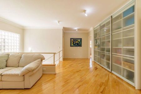 Casa à venda com 4 quartos, 278m² em Residencial Tres (Alphaville), Santana de Parnaíba