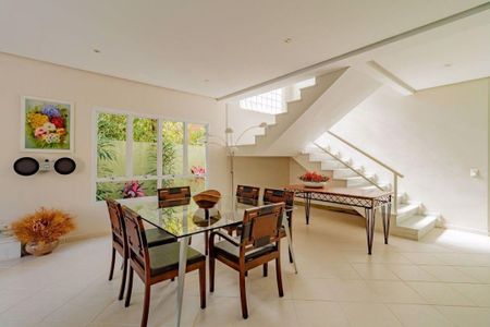 Casa à venda com 4 quartos, 278m² em Residencial Tres (Alphaville), Santana de Parnaíba