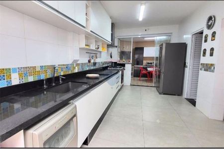 Casa à venda com 3 quartos, 360m² em Residencial Tres (Alphaville), Santana de Parnaíba