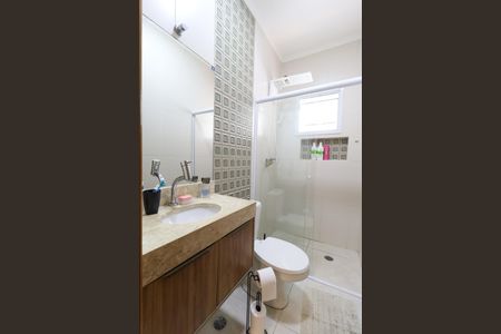 Casa à venda com 107m², 3 quartos e 2 vagasBanheiro