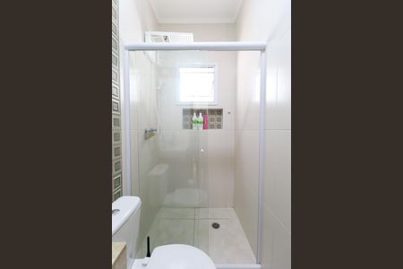 Casa à venda com 107m², 3 quartos e 2 vagasBanheiro