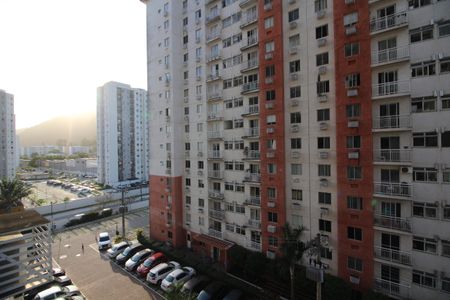 Vista de apartamento à venda com 2 quartos, 48m² em Jacarepaguá, Rio de Janeiro