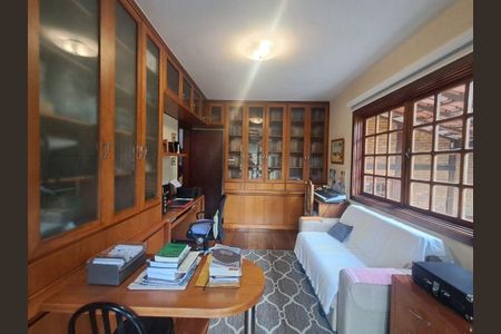 Casa à venda com 3 quartos, 318m² em Piratininga, Niterói