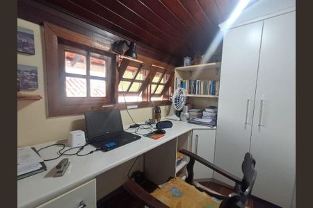 Casa à venda com 3 quartos, 318m² em Piratininga, Niterói