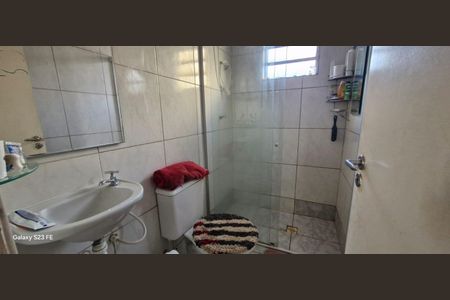 Banheiro de apartamento à venda com 1 quarto, 44m² em Industrial Santa Rita, Contagem