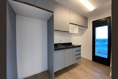 Cozinha de apartamento à venda com 2 quartos, 153m² em Tamboré, Barueri