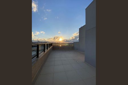 Apartamento à venda com 153m², 2 quartos e 3 vagas Apartamento à venda com 153m², 2 quartos e 3 vagasVaranda