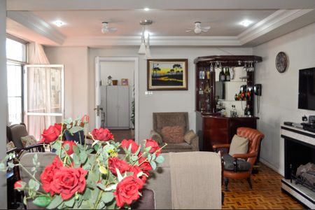 Apartamento à venda com 146m², 3 quartos e sem vaga Apartamento à venda com 146m², 3 quartos e sem vagaSala