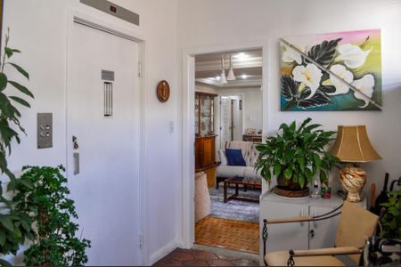 Apartamento à venda com 146m², 3 quartos e sem vaga Apartamento à venda com 146m², 3 quartos e sem vagaHall de entrada imóvel - elevador