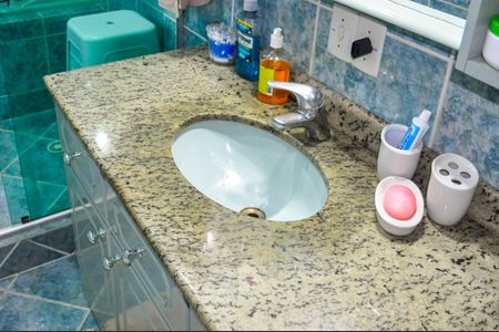 Apartamento à venda com 146m², 3 quartos e sem vaga Apartamento à venda com 146m², 3 quartos e sem vagaBanheiro da Suíte