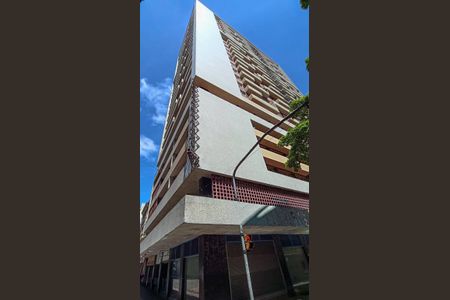 Apartamento à venda com 146m², 3 quartos e sem vaga Apartamento à venda com 146m², 3 quartos e sem vagaFachada