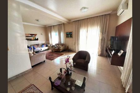 Casa de condomínio à venda com 268m², 2 quartos e 3 vagas