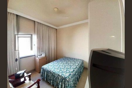 Casa de condomínio à venda com 268m², 2 quartos e 3 vagas