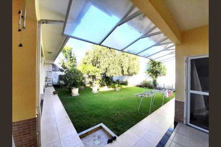 Casa de condomínio à venda com 268m², 2 quartos e 3 vagas