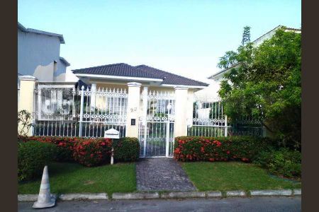 Casa de condomínio à venda com 268m², 2 quartos e 3 vagas