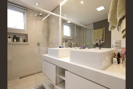 Apartamento para alugar com 210m², 3 quartos e 3 vagasBanheiro da Suíte 1