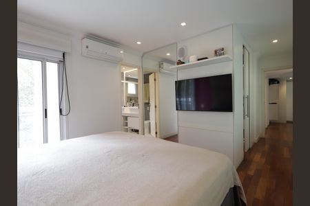 Apartamento para alugar com 210m², 3 quartos e 3 vagasSuíte 1